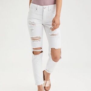 American Eagle tomgirl white distressed jeans size 4, holes, torn Tom Girl